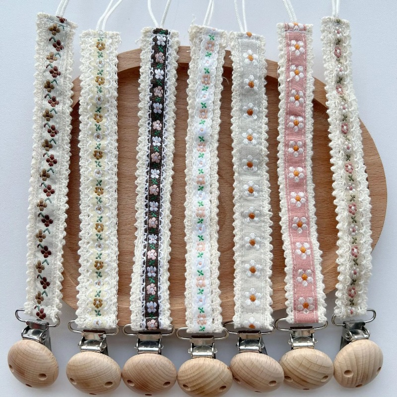 Lace Pacifier Clip Chain for N - Baby Products 1 Year recension och pris