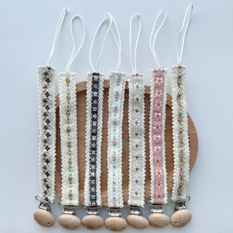 Lace Pacifier Clip Chain for N - Baby Products 1 Year recension och pris